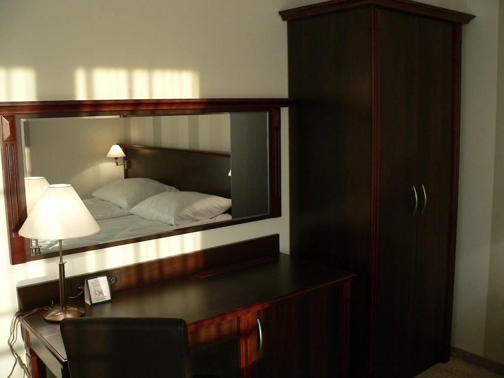 Hotel Bialy Dwor Okuninka Zimmer foto